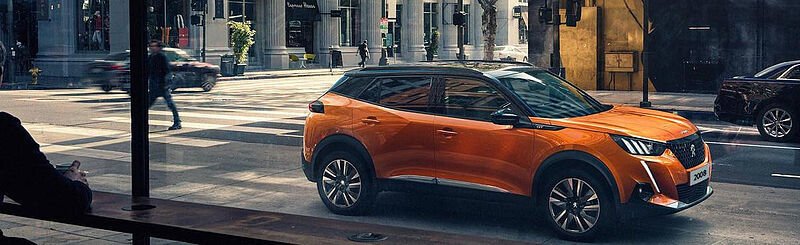 Der neue PEUGEOT 2008: SUV mit vollelektrischer Version