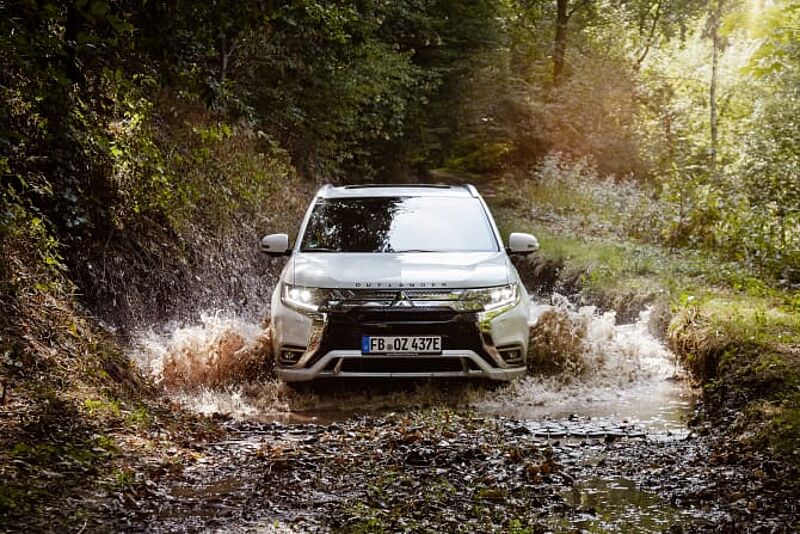 Mitsubishi Outlander Plug-in Hybrid ist „Allradauto des Jahres 2020“
