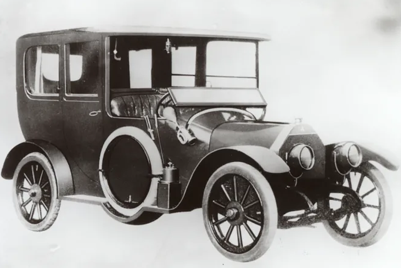 Mitsubishi Modell A in Japan zum Historischen Fahrzeug gekürt