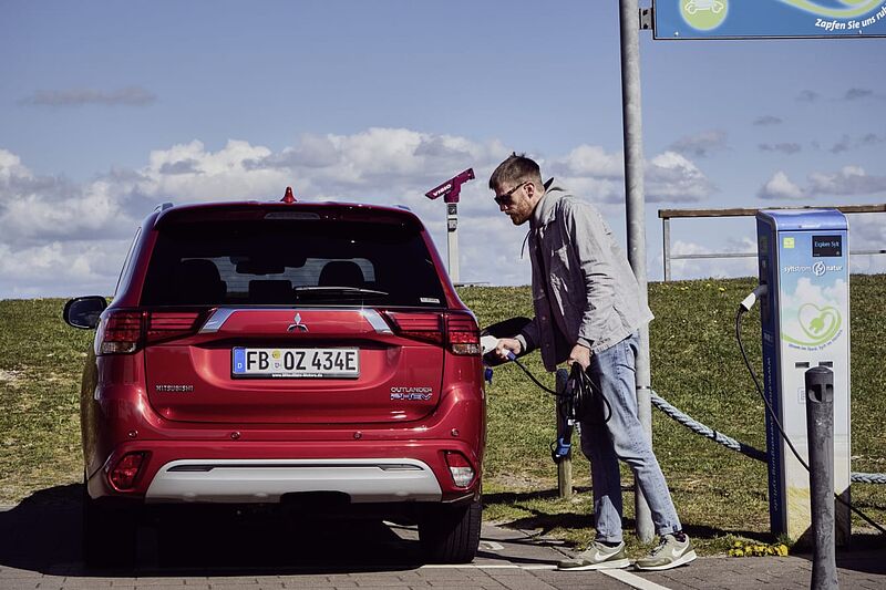 Mitsubishi begrüßt Verlängerung der Kaufprämie für Elektroautos und Plug-in Hybride